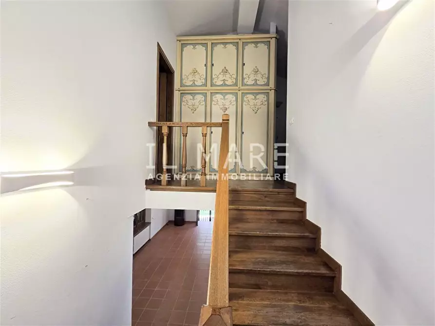 Immagine 28 di Villa in vendita  a Massa