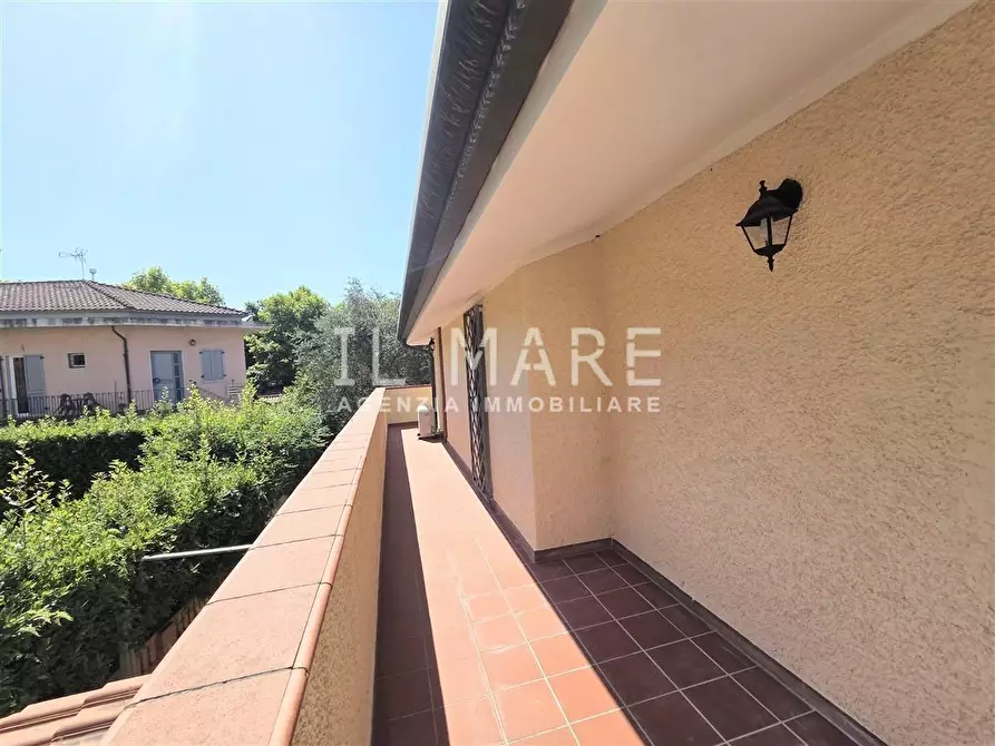 Immagine 32 di Villa in vendita  a Massa