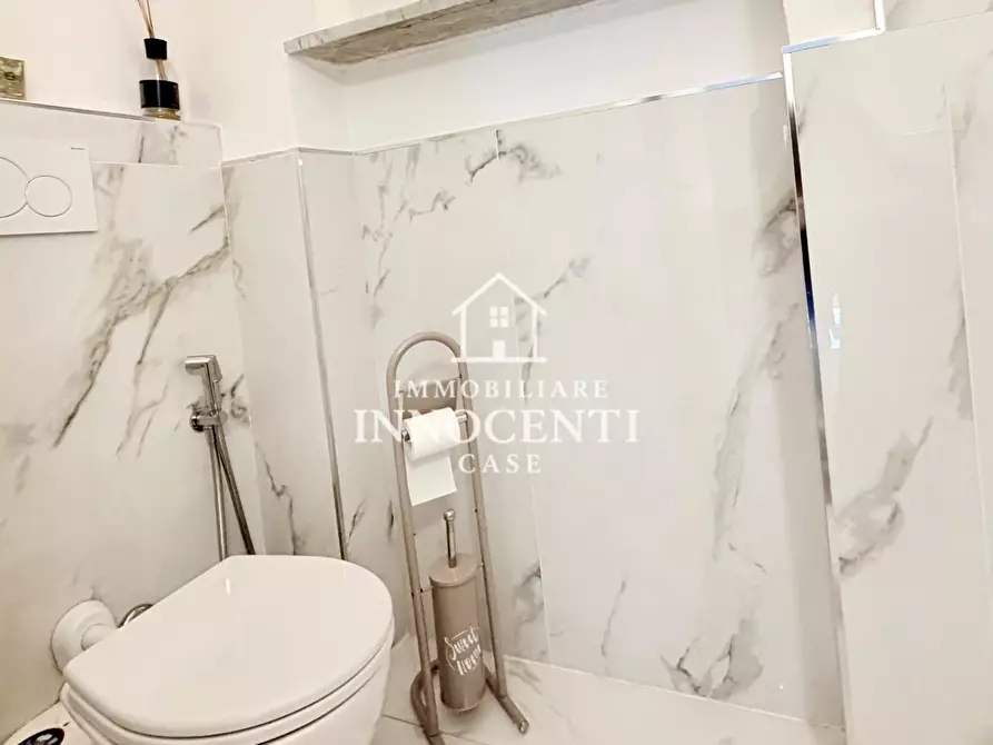 Immagine 21 di Casa bifamiliare in vendita  a Massa