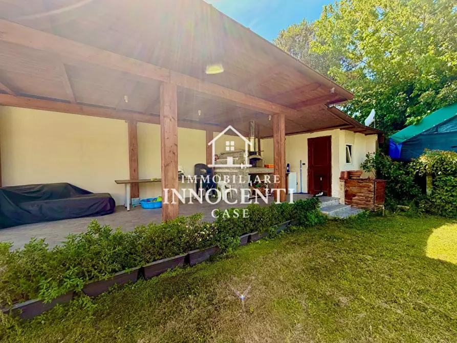 Immagine 34 di Casa bifamiliare in vendita  a Massa