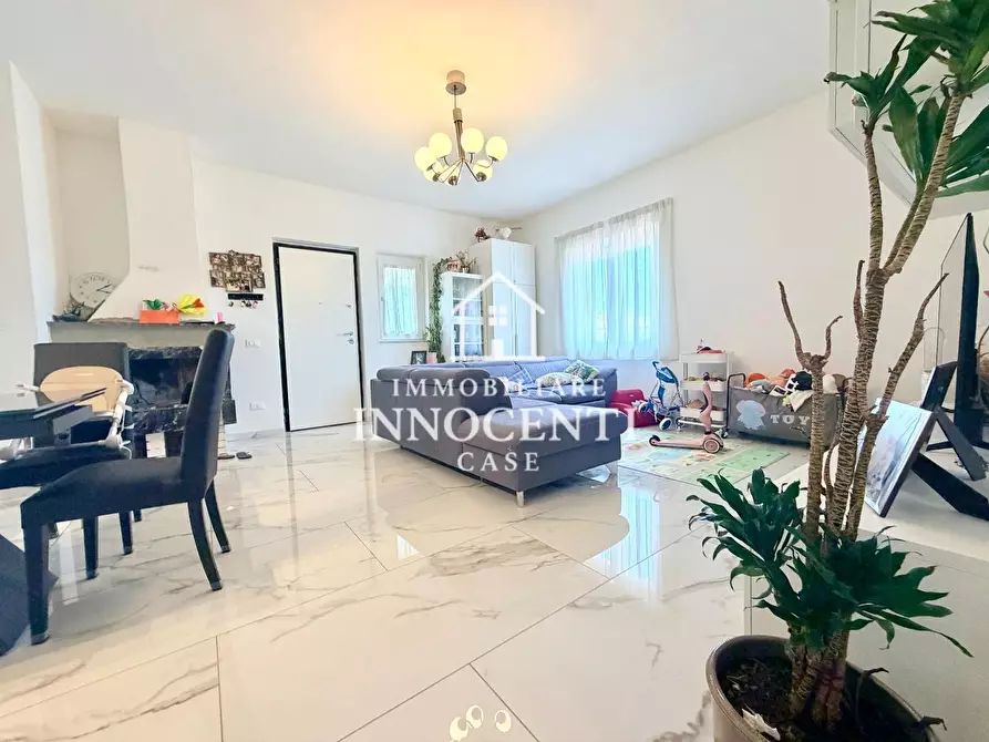 Immagine 13 di Casa bifamiliare in vendita  a Massa