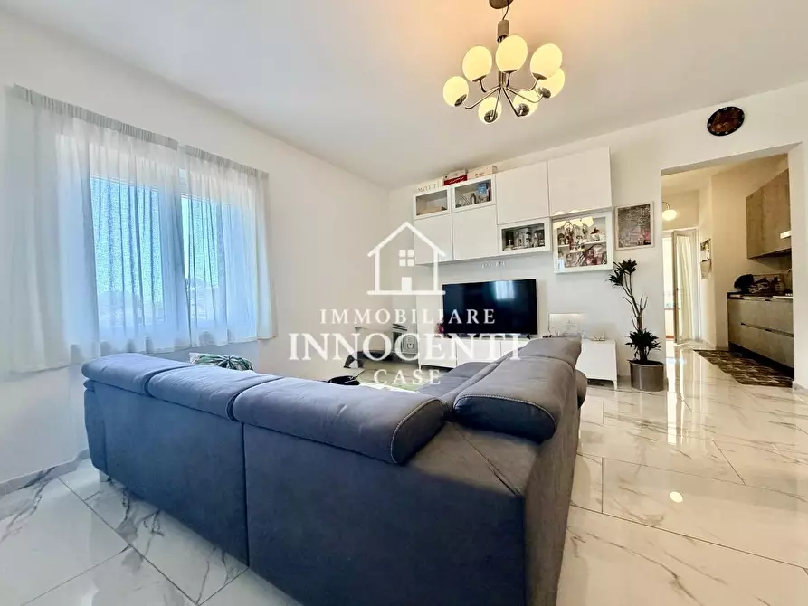 Immagine 4 di Casa bifamiliare in vendita  a Massa