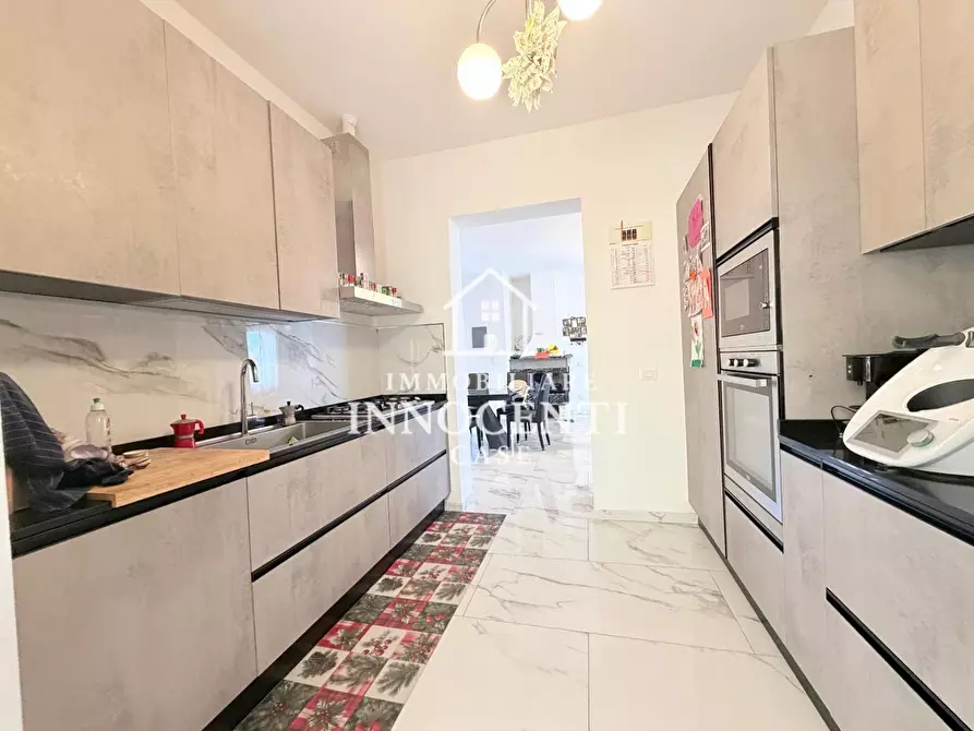 Immagine 17 di Casa bifamiliare in vendita  a Massa