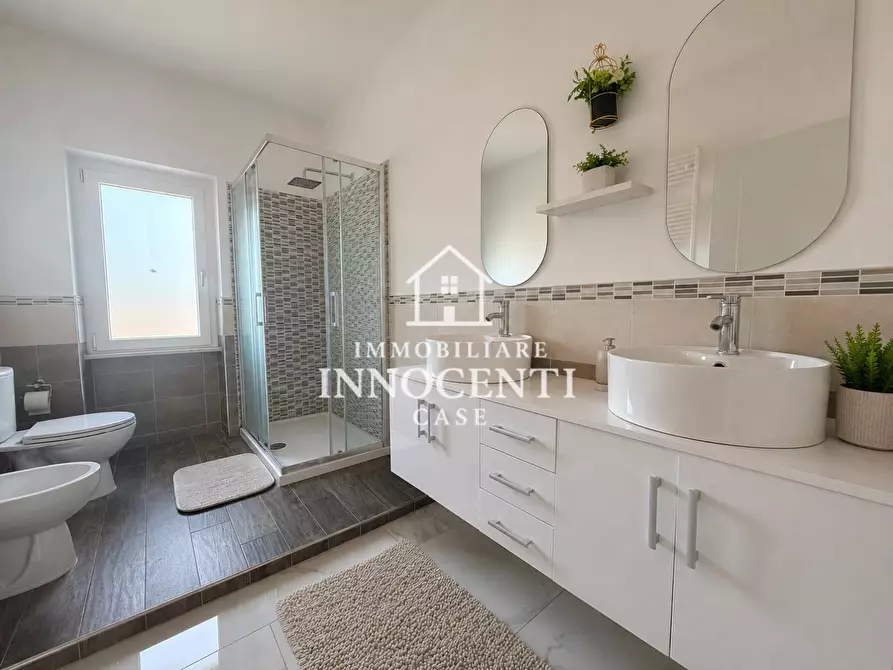 Immagine 29 di Casa bifamiliare in vendita  a Massa