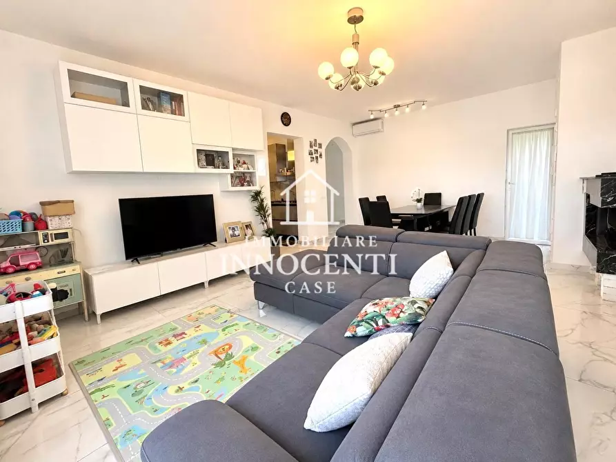 Immagine 11 di Casa bifamiliare in vendita  a Massa