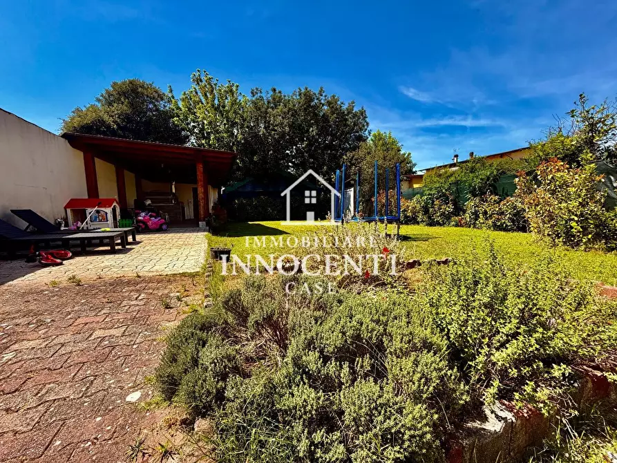Immagine 33 di Casa bifamiliare in vendita  a Massa