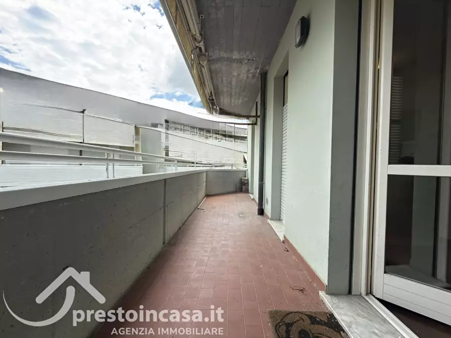 Immagine 14 di Appartamento in vendita  a Viareggio