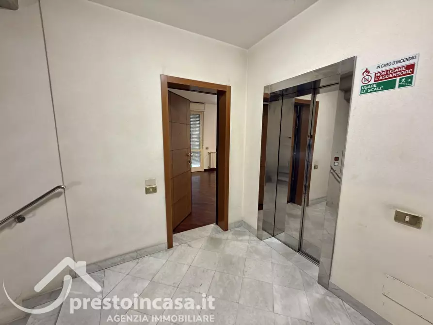 Immagine 18 di Appartamento in vendita  a Viareggio