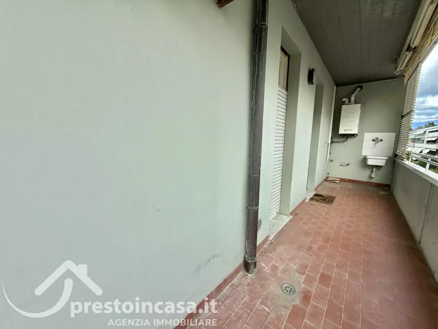Immagine 16 di Appartamento in vendita  a Viareggio