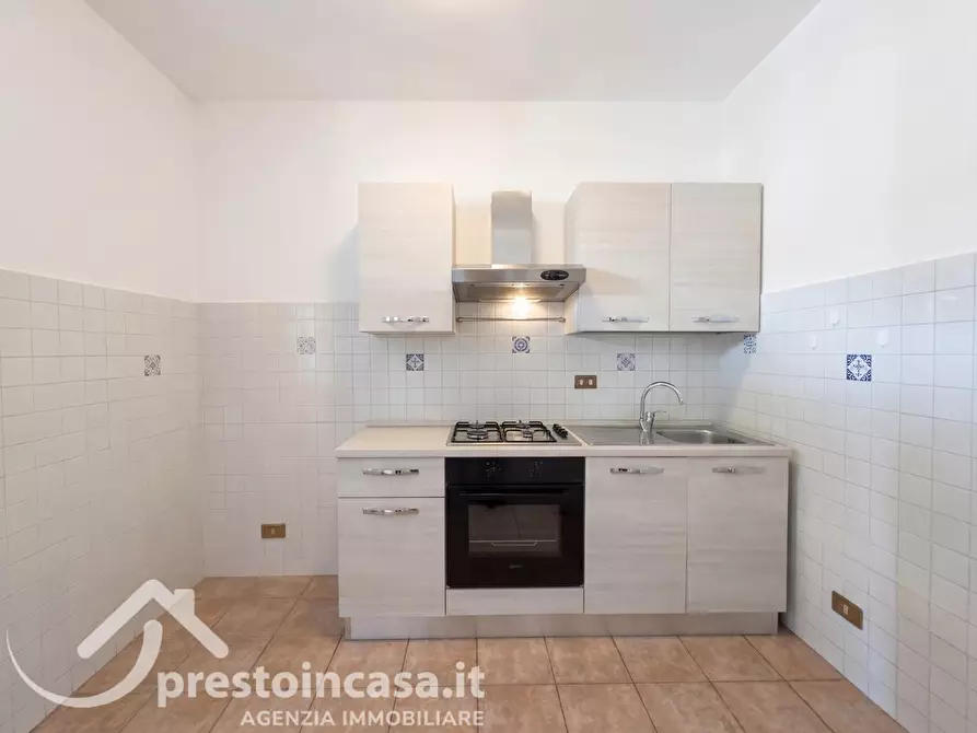 Immagine 4 di Appartamento in vendita  a Viareggio