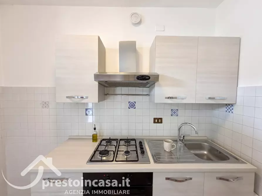 Immagine 5 di Appartamento in vendita  a Viareggio