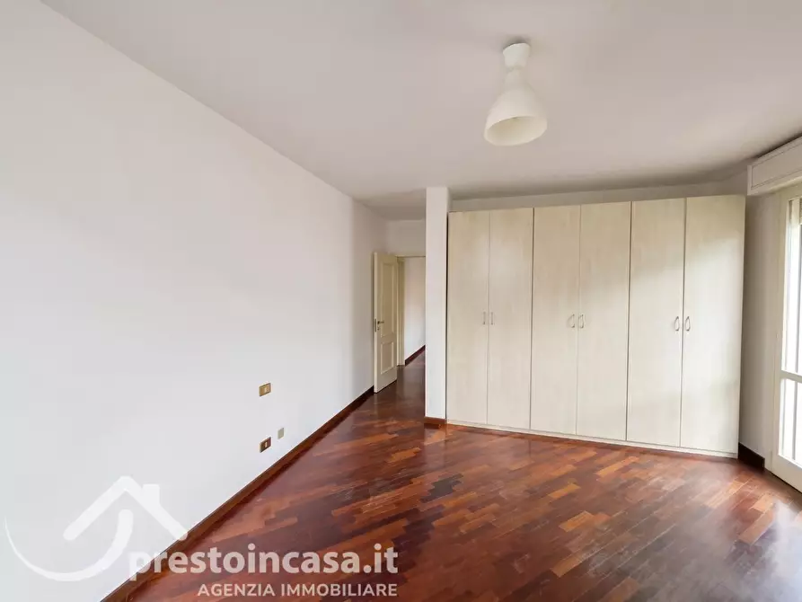 Immagine 10 di Appartamento in vendita  a Viareggio
