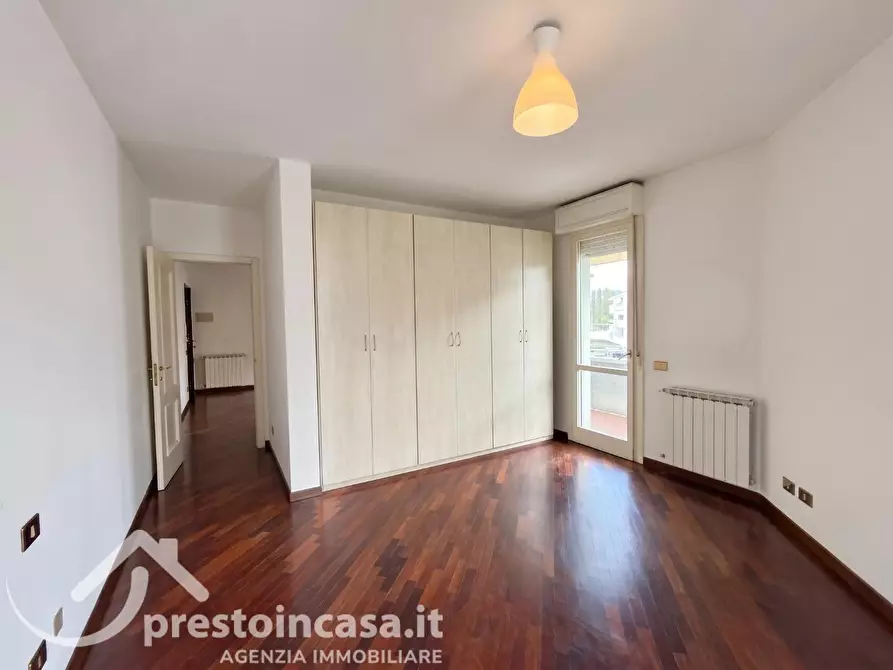 Immagine 9 di Appartamento in vendita  a Viareggio