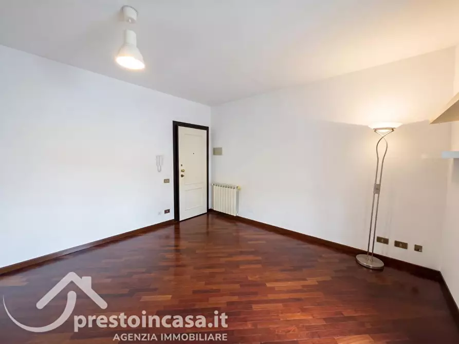Immagine 2 di Appartamento in vendita  a Viareggio