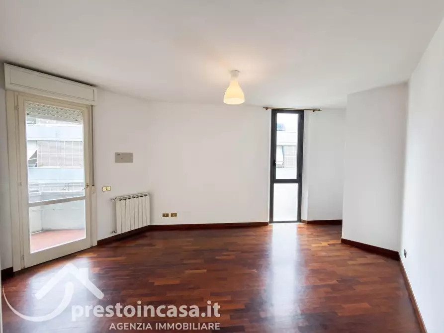 Immagine 7 di Appartamento in vendita  a Viareggio