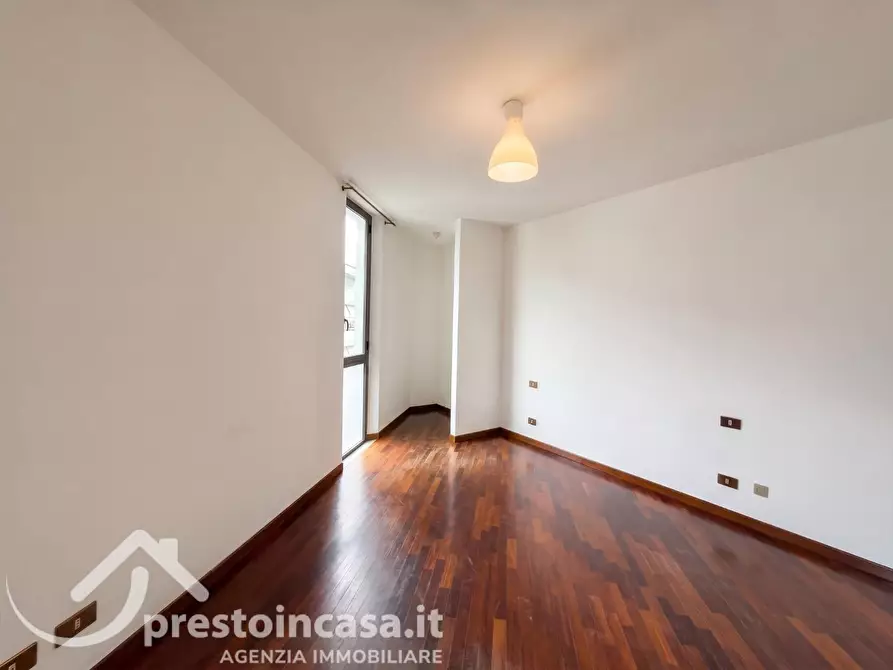 Immagine 11 di Appartamento in vendita  a Viareggio