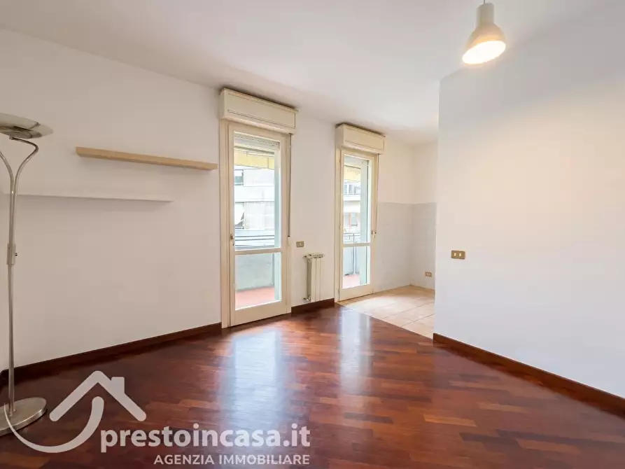 Immagine 1 di Appartamento in vendita  a Viareggio