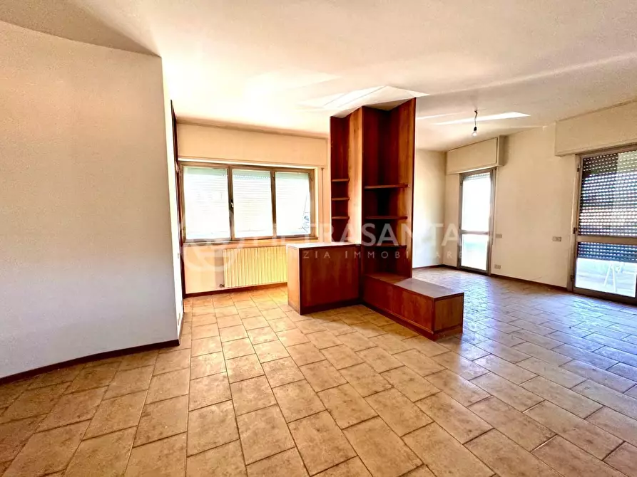 Immagine 9 di Appartamento in vendita  a Pietrasanta