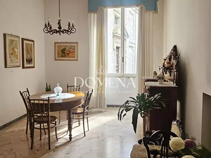 Immagine 2 di Appartamento in vendita  a Siena