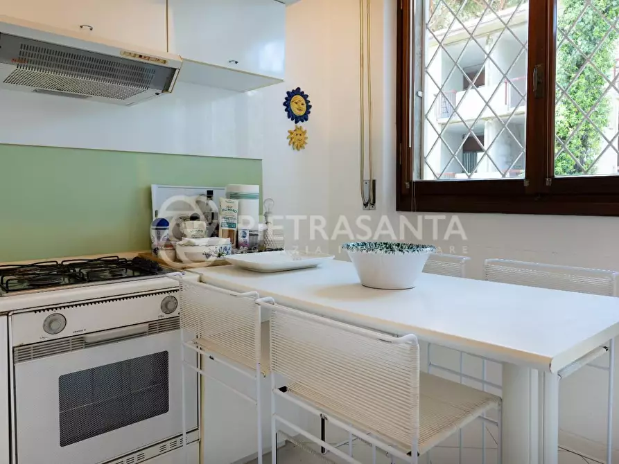 Immagine 34 di Villa in vendita  a Camaiore