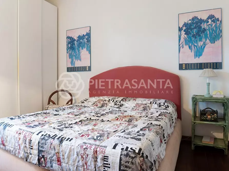 Immagine 21 di Villa in vendita  a Camaiore