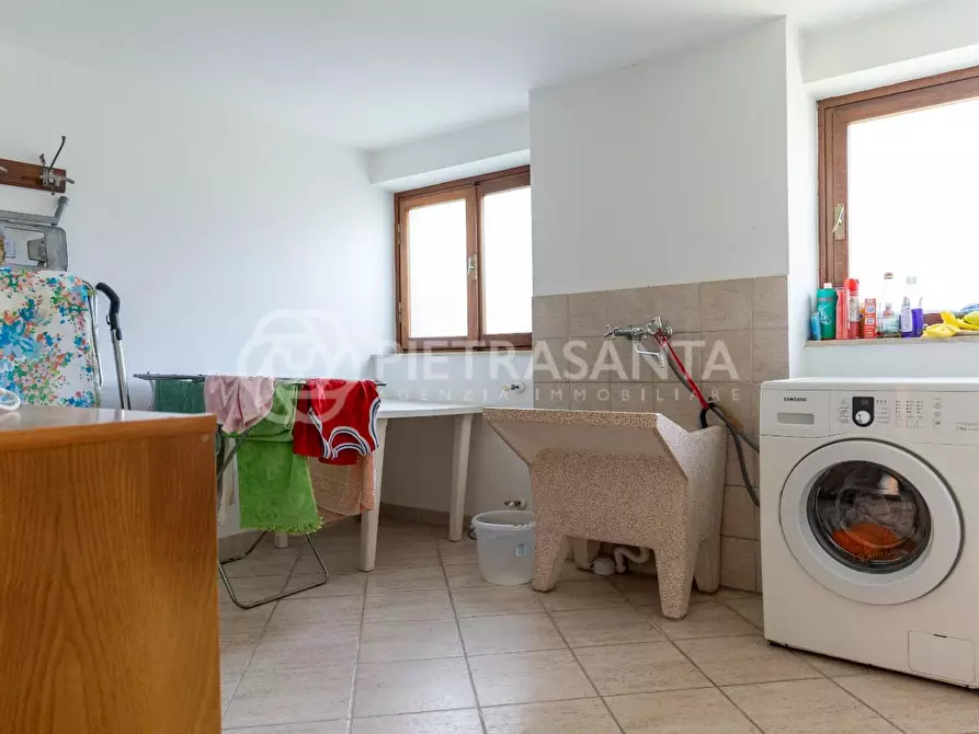 Immagine 39 di Villa in vendita  a Camaiore