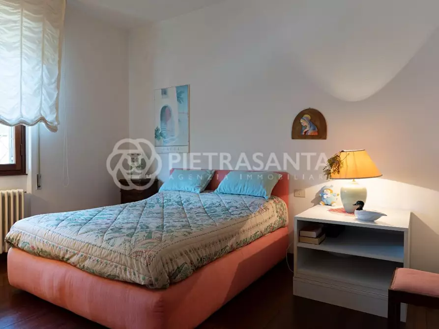 Immagine 14 di Villa in vendita  a Camaiore