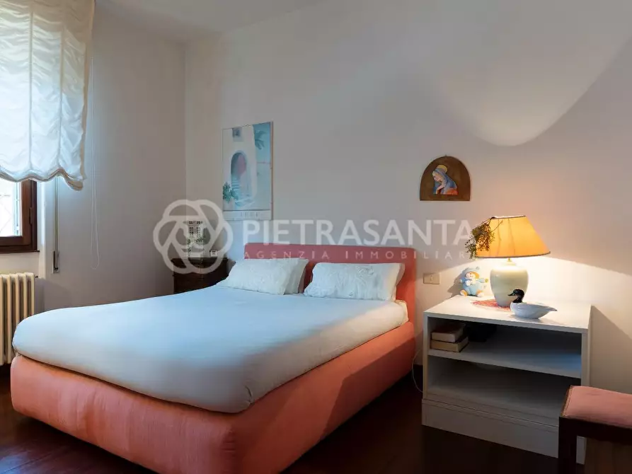 Immagine 13 di Villa in vendita  a Camaiore