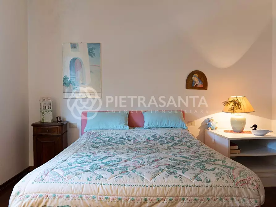 Immagine 15 di Villa in vendita  a Camaiore