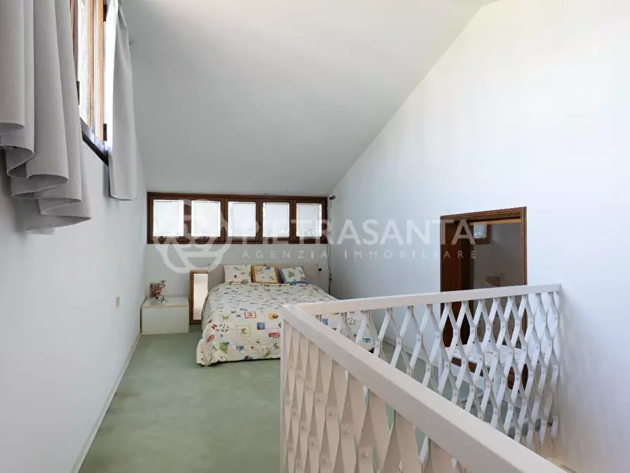 Immagine 12 di Villa in vendita  a Camaiore