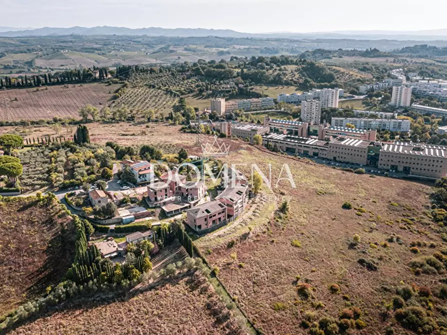 Immagine 6 di Appartamento in vendita  a Siena