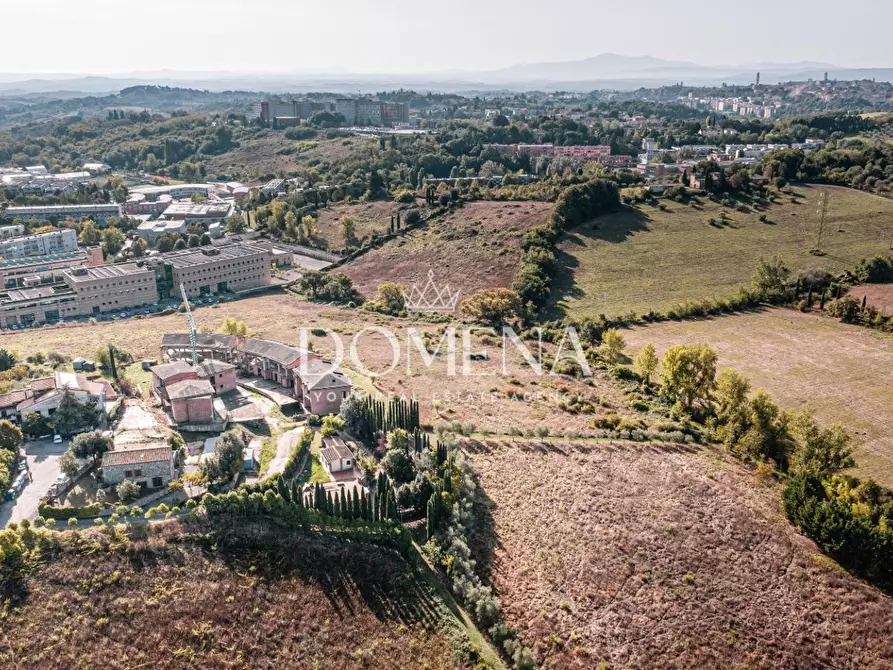 Immagine 8 di Appartamento in vendita  a Siena