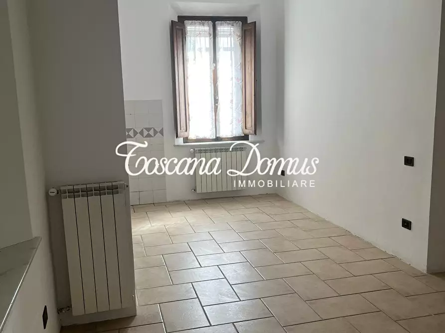 Immagine 3 di Appartamento in vendita  a Siena