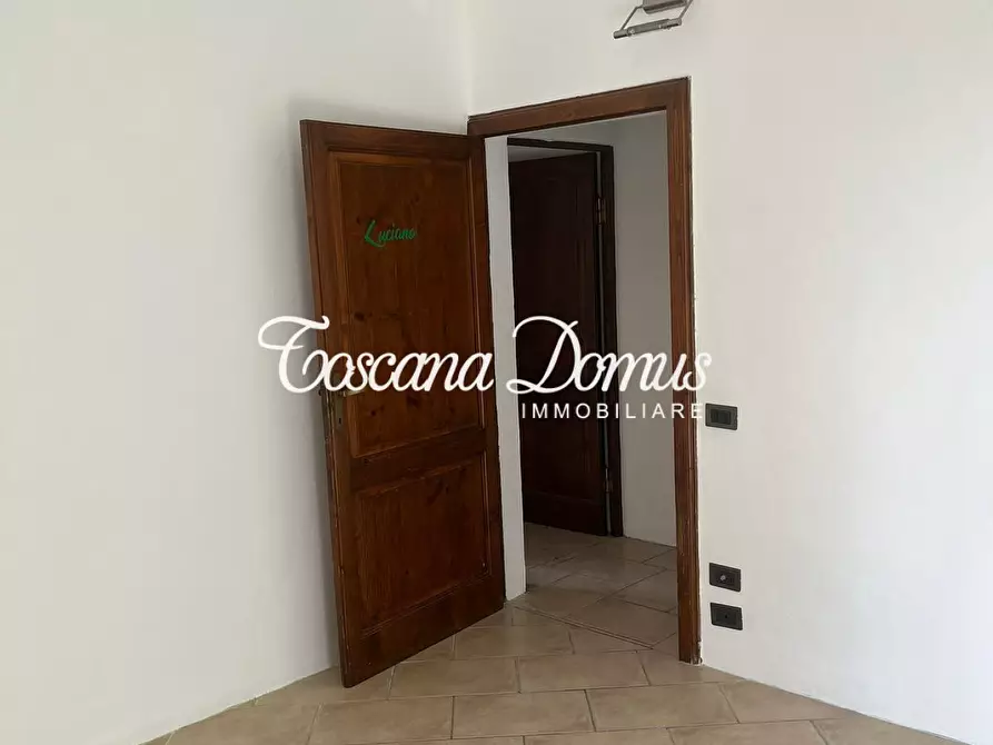 Immagine 5 di Appartamento in vendita  a Siena