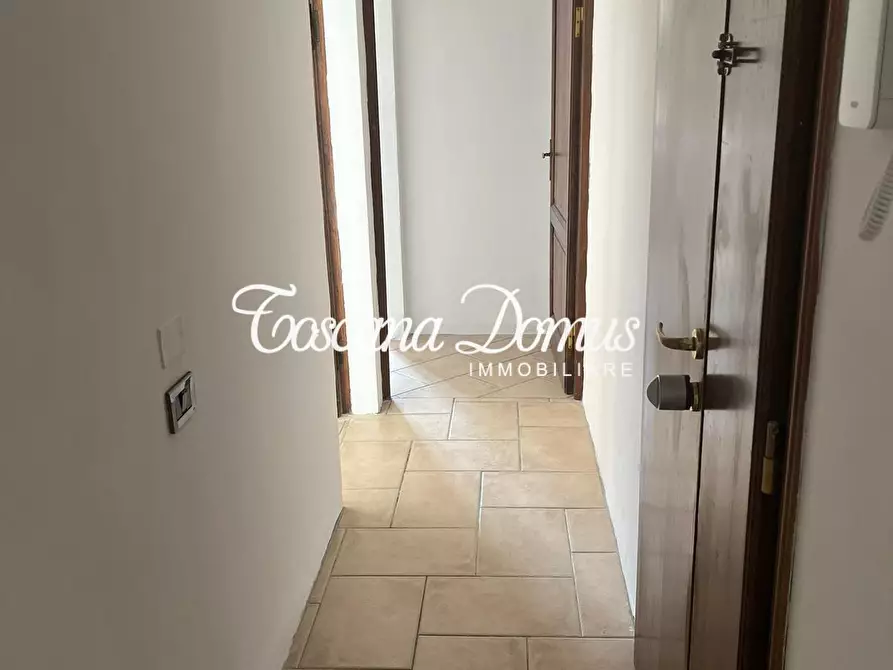 Immagine 10 di Appartamento in vendita  a Siena