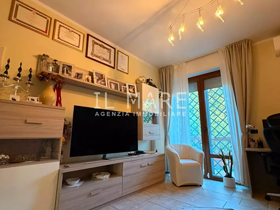 Immagine 1 di Appartamento in vendita  a Massa