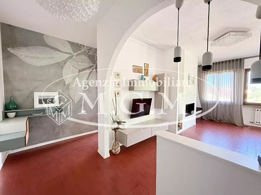 Immagine 8 di Casa bifamiliare in vendita  a Santa Maria A Monte