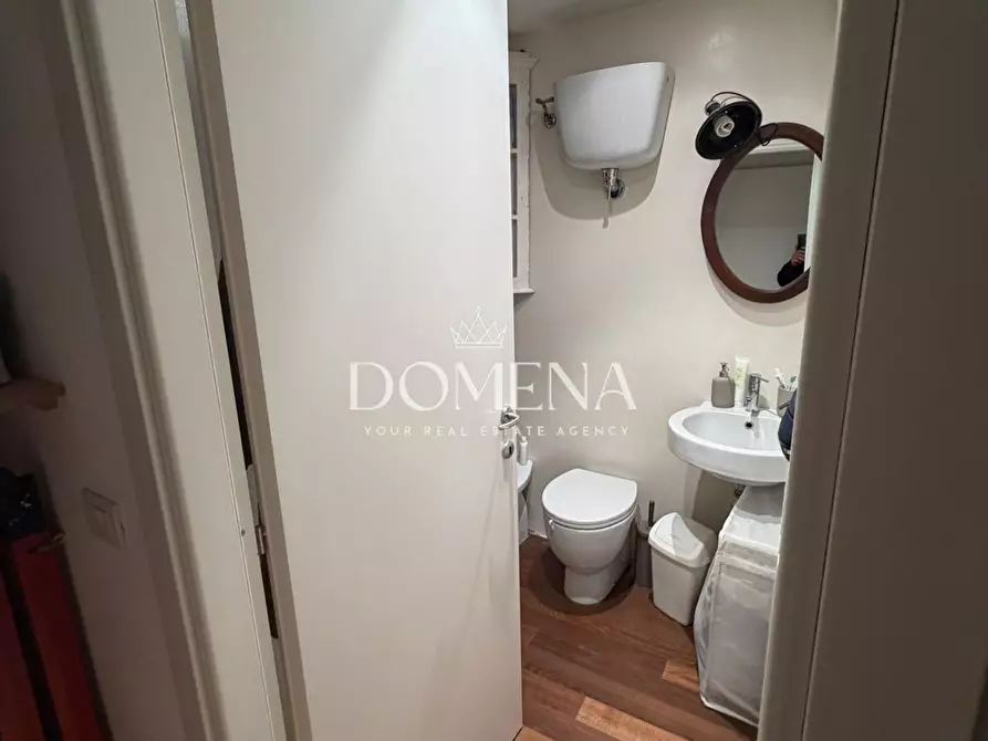 Immagine 14 di Appartamento in vendita  a Siena