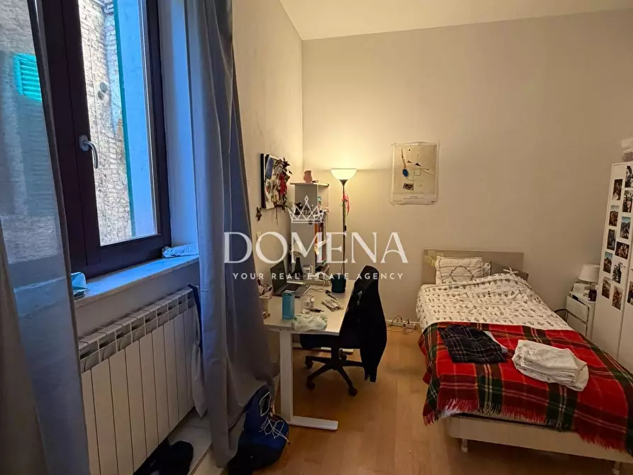 Immagine 5 di Appartamento in vendita  a Siena