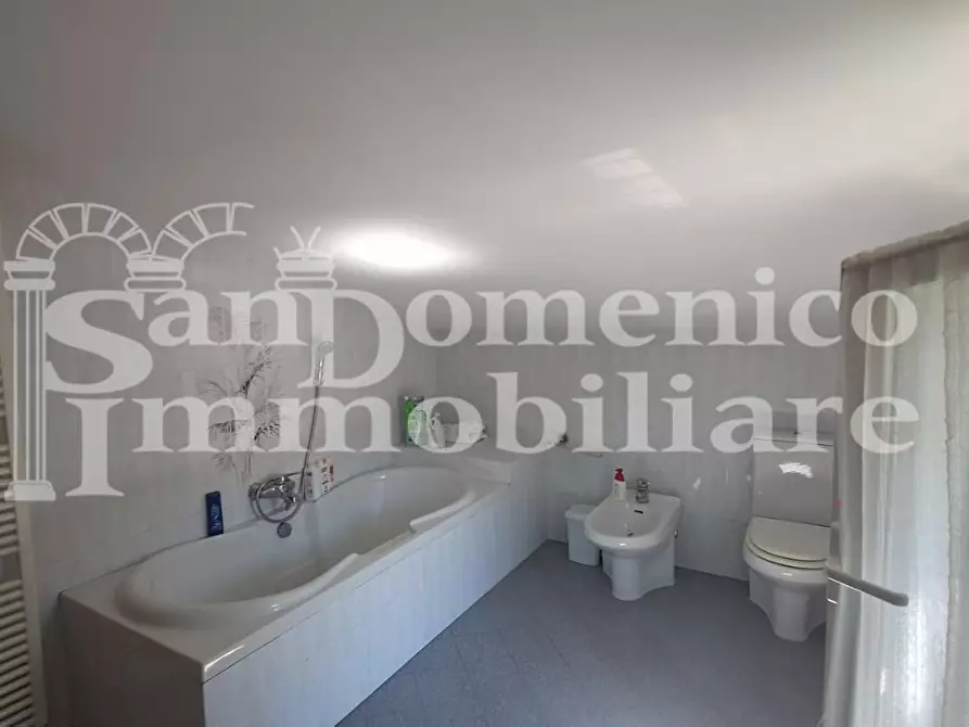 Immagine 18 di Villa in vendita  a Cascina