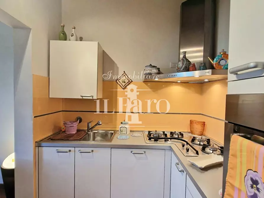 Immagine 11 di Appartamento in vendita  a Campi Bisenzio