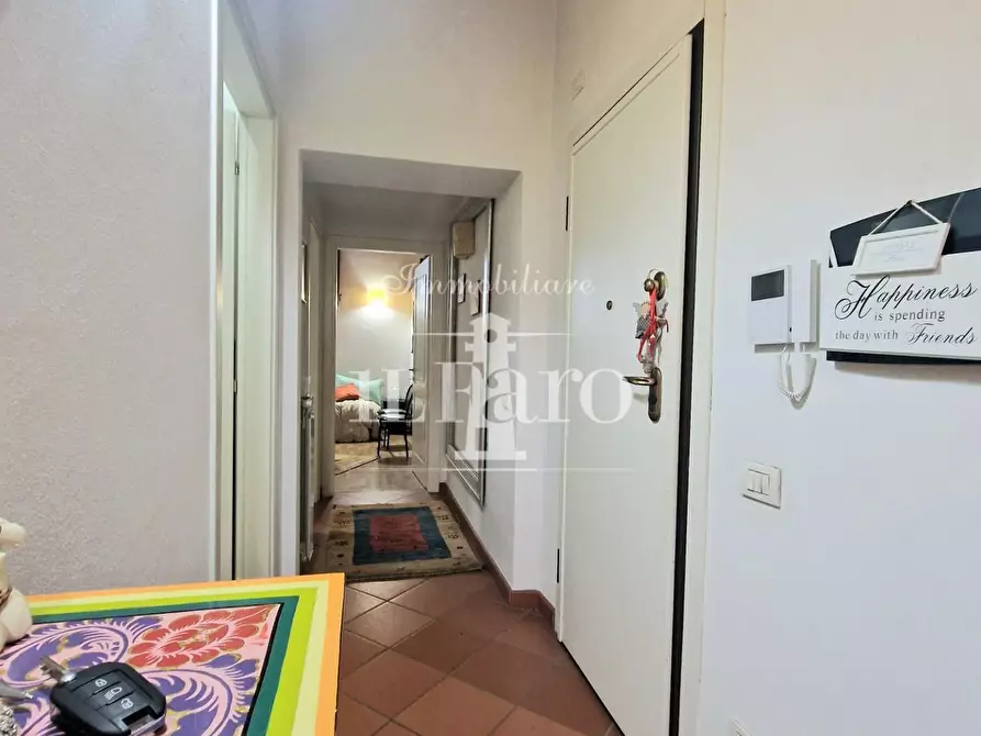 Immagine 17 di Appartamento in vendita  a Campi Bisenzio