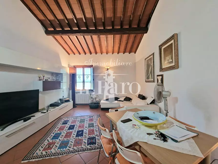 Immagine 2 di Appartamento in vendita  a Campi Bisenzio