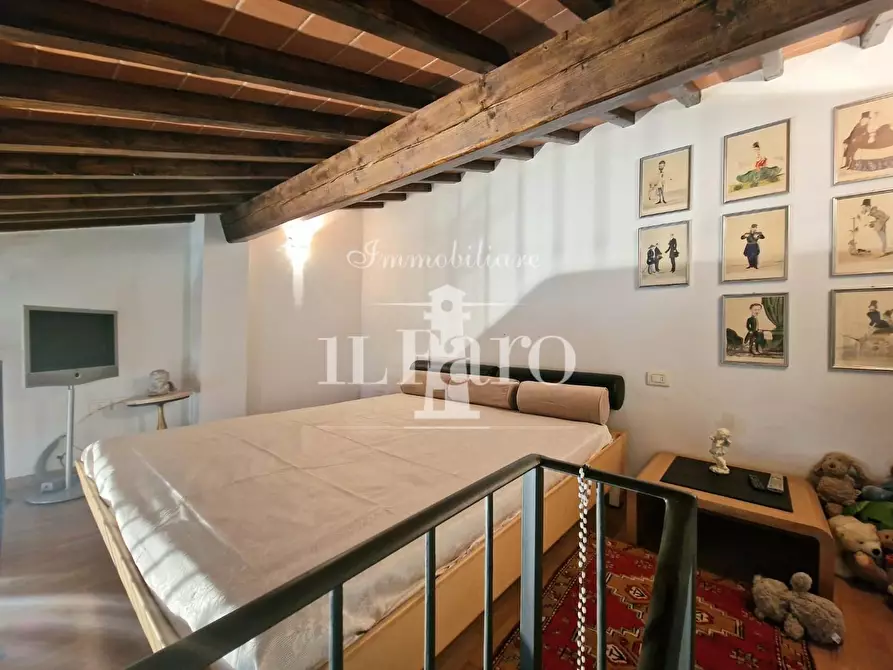 Immagine 21 di Appartamento in vendita  a Campi Bisenzio