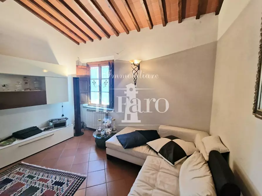 Immagine 7 di Appartamento in vendita  a Campi Bisenzio