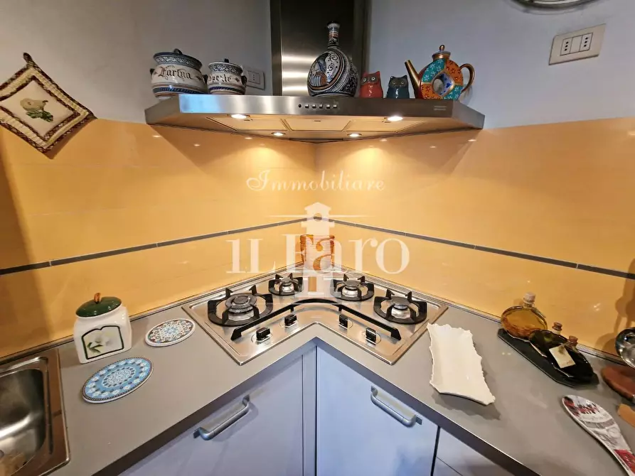Immagine 10 di Appartamento in vendita  a Campi Bisenzio