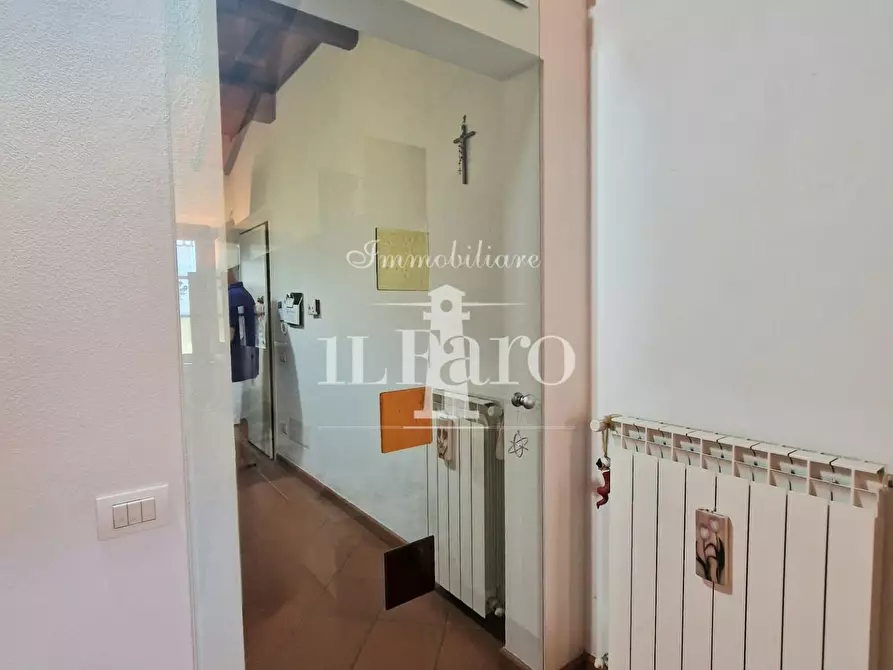 Immagine 18 di Appartamento in vendita  a Campi Bisenzio