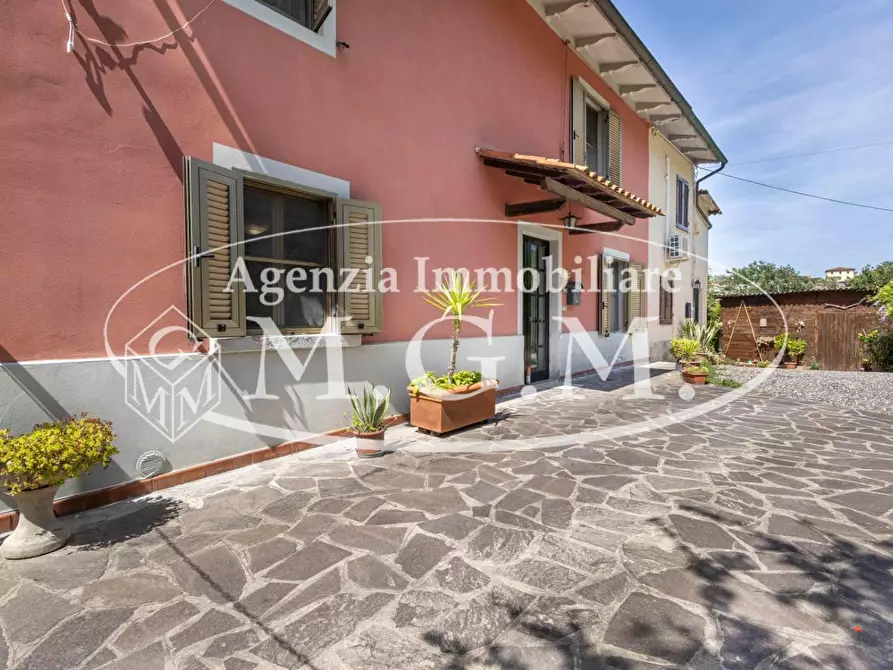 Immagine 25 di Porzione di casa in vendita  a Santa Maria A Monte