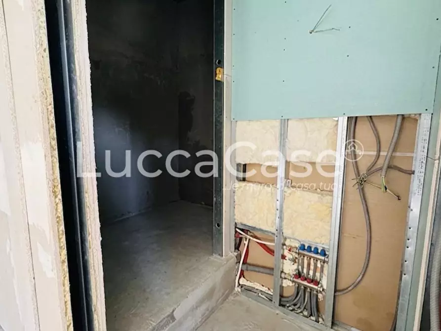 Immagine 7 di Casa colonica in vendita  a Capannori