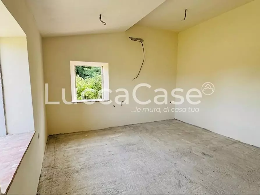 Immagine 6 di Casa colonica in vendita  a Capannori